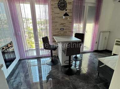 Jednosoban stan, Rijeka, Sjever, najam, 550 €, 24 m2