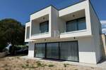 MALINSKA – Moderna vila s bazenom u pripremi, saunom, teretanom i panoramskom