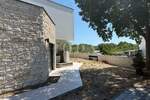 MALINSKA – Moderna vila s bazenom u pripremi, saunom, teretanom i panoramskom