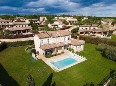 Kuca, Poreč, prodaja, 720000 €, 269 m2