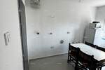 Na prodaju je  renoviran stan površine 50 m², smješten na 4. katu stambe...