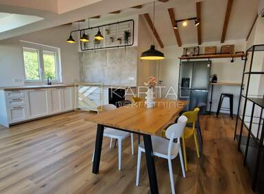 Trosoban stan, Opatija, Pobri, prodaja, 345000 €, 87 m2