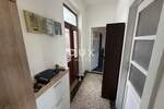 RIJEKA, BANDEROVO - stan 49 m2, 1S+DB POTPUNO ADAPTIRAN + okućnica! PRILIKA!