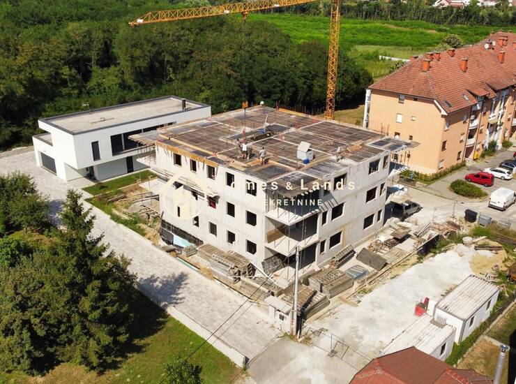 Sesvete,4-soban stan 106,04m2(S1) s vrtom u prizemlju zgrade s liftom