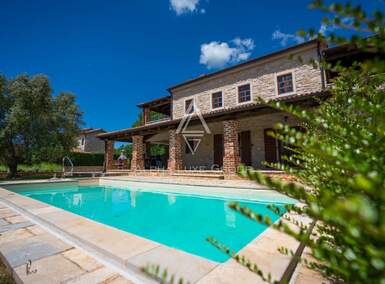 Kuca, Poreč, prodaja, 570000 €, 262 m2