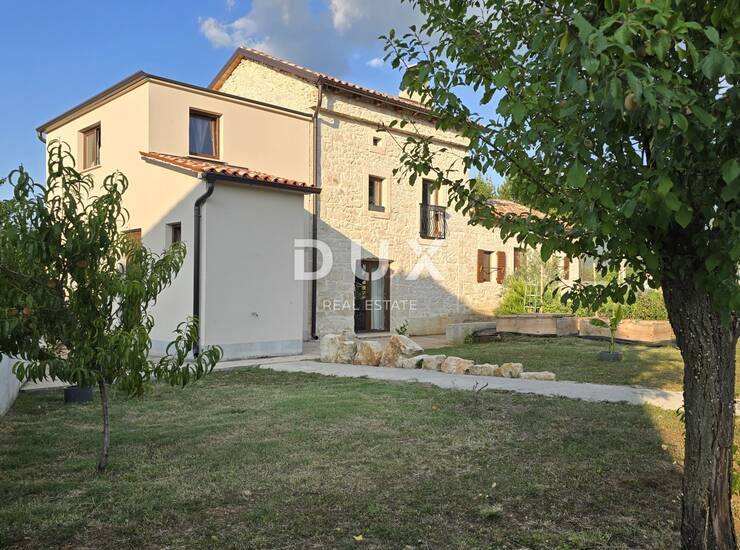ISTRA, LABIN - Renovirana kamena kuća s dvije stambene jedinice