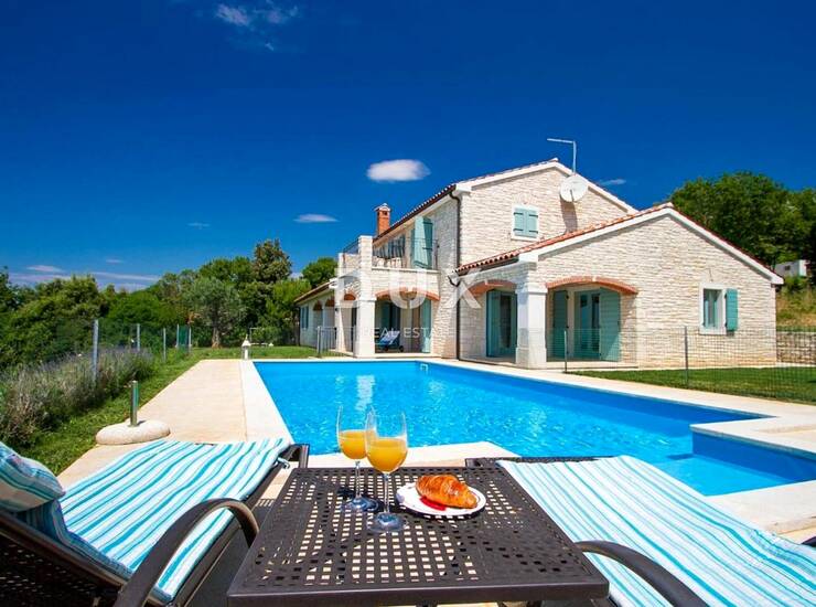 ISTRA, RABAC - Mediteranska kuća s bazenom i pogledom na more