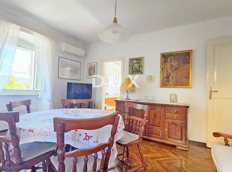 OPATIJA, VOLOSKO - Stan s karakterom i pogledom na more, 94 m²