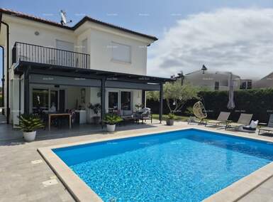 Kuca, Poreč, prodaja, 580000 €, 140 m2