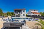 Otok Krk, Dobrinj, samostojeća kuća, 167 m2, novogradnja, bazen