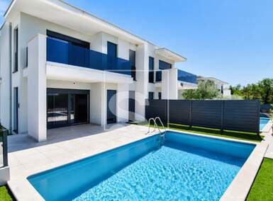 Kuca, Umag, prodaja, 520000 €, 144 m2
