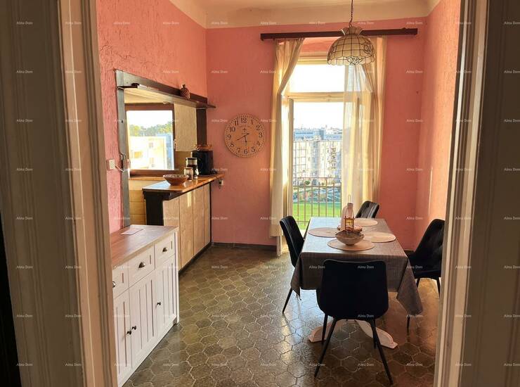 Na prodaju je prostran i funkcionalan stan ukupne površine 96,33 m², smje...
