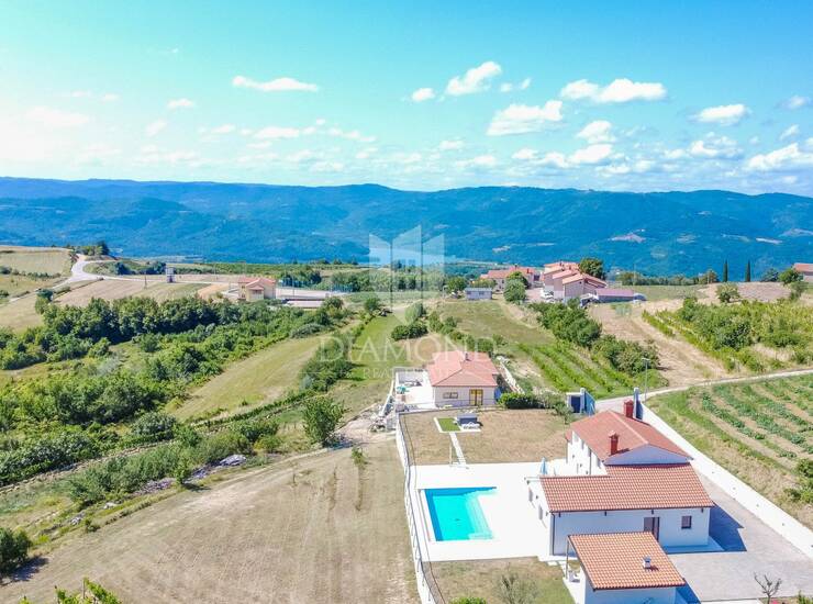 Buzet, izmimna vila s panoramskim pogledom!