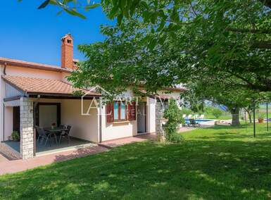 Kuca, Umag, prodaja, 1200000 €, 203 m2