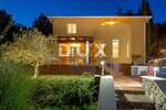 Opatija, Veprinac, samostojeća vila, 200 m2, bazen, igralište, pogled na Kvar