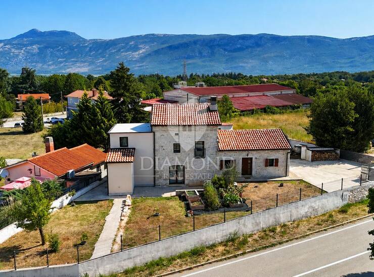 Labin, okolica, Renovirana kamena kuća s dvije stambene jedinice — fotografija 4
