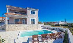 Kuca, Krk, Linardići, prodaja, 650000 €, 170 m2