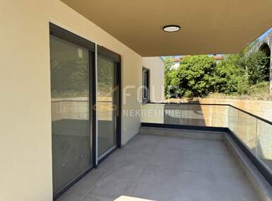 Trosoban stan, Pula, Veli vrh, prodaja, 269000 €, 86 m2