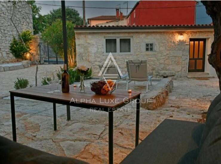 Istra, Poreč: Renovirana kamena kuća s gostinjskom kućom