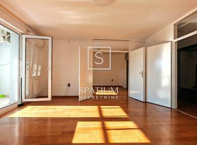 Trosoban stan, Osijek, Gornji grad / Centar, prodaja, 385000 €, 106 m2