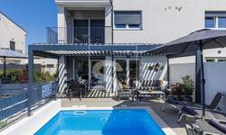 Kuca, Poreč, prodaja, 550000 €, 170 m2