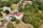Bribir: Kamena kuća s pogledom na more i okućnicom