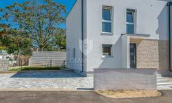 Kuca, Umag, prodaja, 299000 €, 105 m2