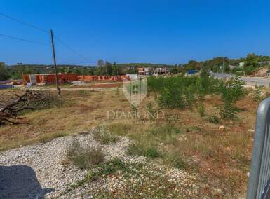 Zemljiste, Pula, prodaja, 180000 €, 341 m2