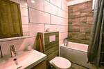 Na prodaju je potpuno renovirana kamena kuća površine 170 m², smještena...