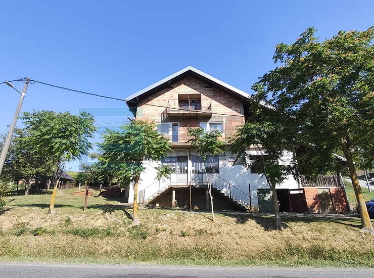Stambeno-poslovni objekt  PRODAJA 275 m2 Topličica