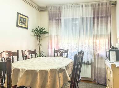 Kuca, Zaprešić, Centar, prodaja, 350000 €, 215 m2