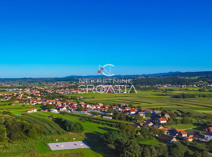 VARAŽDIN: ČRNEC BIŠUPEČKI, ZEMLJIŠTE CIJELOSTI U ZONI GRADNJE!