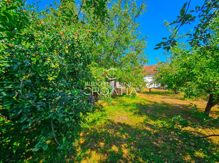 VARAŽDIN: kuća i zemljište 738 m² – Zona S4 (do 4 stana)