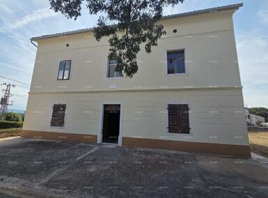 Kuca, Marčana, prodaja, 500000 €, 305 m2