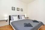 Na prodaju kuća s apartmanima u Štinjanu, ukupne površine 420 m² stambe...