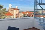 Prodajemo potpuno renoviranu kuću s dva odvojena apartmana na izvrsnoj lok...