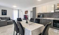 Trosoban stan, Umag, prodaja, 260000 €, 66 m2