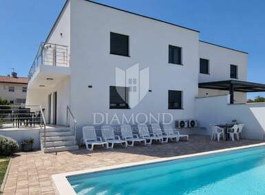 Trosoban stan, Umag, prodaja, 345000 €, 69 m2