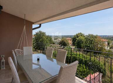 Trosoban stan, Umag, prodaja, 349000 €, 83 m2