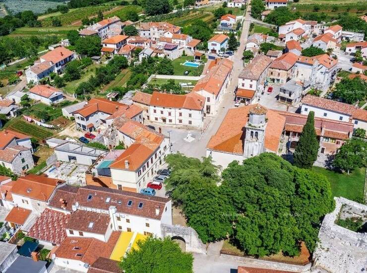 Prodaje se stara kamena kuća s zemljištem u Barbanu – idealno za kuću ...