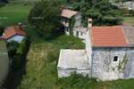 Prodaje se stara kamena kuća s zemljištem u Barbanu – idealno za kuću ...