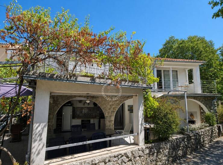 Malinska, okolica, kuća s dvije stambene jedinice!