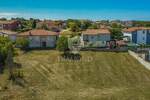 Umag, okolica - prostrano zemljište 1.300 m2 na rubu naselja!