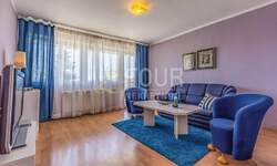 Trosoban stan, Pula, Kaštanjer, najam, 1200 €, 96 m2