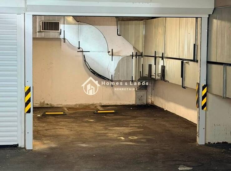 Zagreb,u blizini Britanskog trga,garaža 20m2 pod video nadzorom 24/7