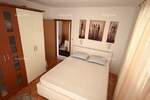 U Vrsaru je u prodaji  održavan i potpuno namješten stan površine 55 m²...
