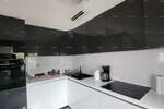 Top lokacija!
Penthouse sa privatnim liftom!
Nalazi se na 3.katu zgrade s p...