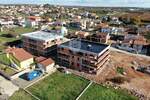 Konforan dvosoban stan s dva parkirna mjesta – mirna okolica Pule