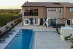 Istra, Nova Vas, Luksuzna dvojna vila, 178.70 m2, bazen, terasa
