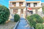 Crikvenica, Jadranovo, dvije dvojne kuće po 120 m2, dvorište
